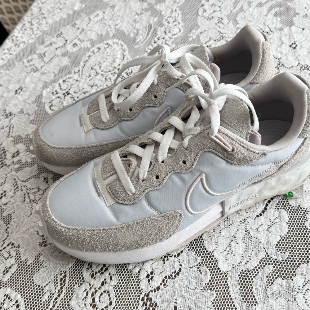 Nike Women's Fontanka Waffle Pure Platinum Soft Pink DC3579-006 Sz 9